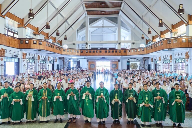 Họp mặt Hội Đồng Mục Vụ các Giáo xứ Saledieng Don Bosco: "Đức Tin Kiến Tạo Căn Tính Người Môn Đệ" 727845669_2319488508900672_1594881896808084175_n